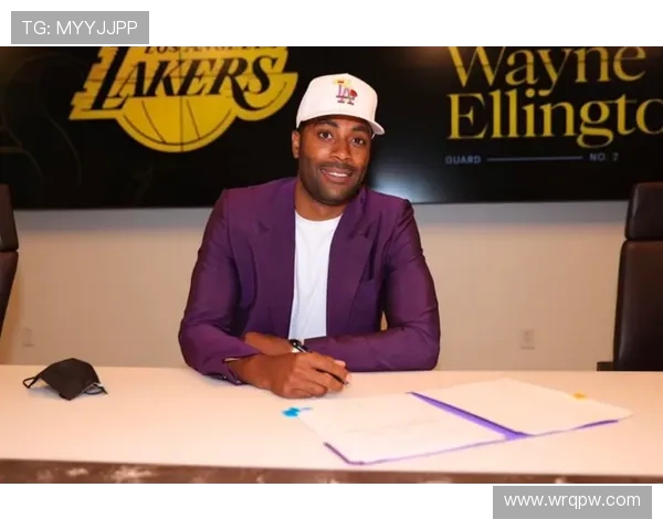 迪班萨登状元登场 场均25+7展现詹皇风采